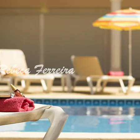 Villa Montes De Sleeps 10 Pool Air Con Wifi *