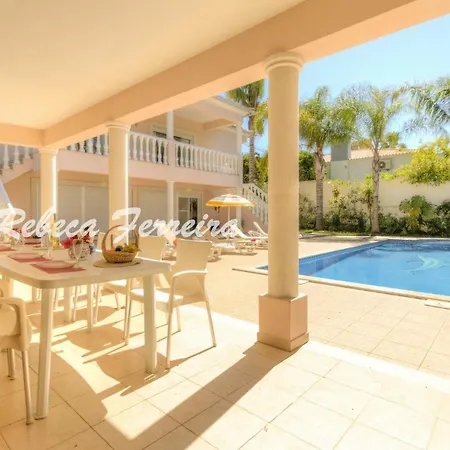 Montes De Sleeps 10 Pool Air Con Wifi