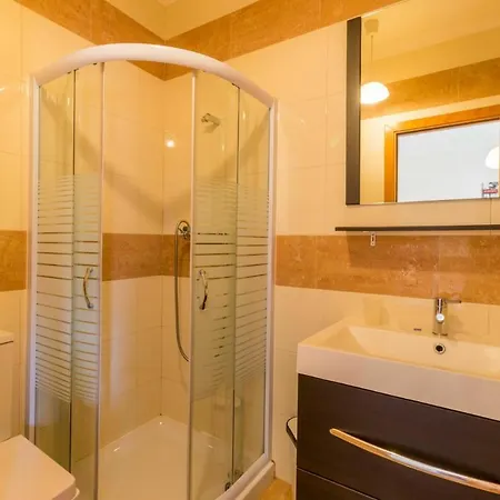Villa Montes De Sleeps 10 Pool Air Con Wifi Alvor