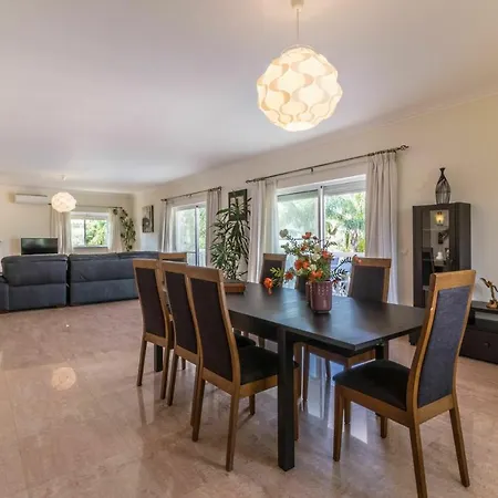 Villa Montes De Sleeps 10 Pool Air Con Wifi Alvor