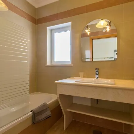 Montes De Sleeps 10 Pool Air Con Wifi Villa *