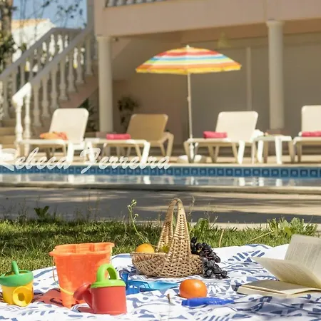Montes De Sleeps 10 Pool Air Con Wifi Villa