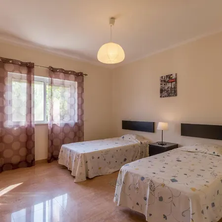 Villa Montes De Sleeps 10 Pool Air Con Wifi Alvor