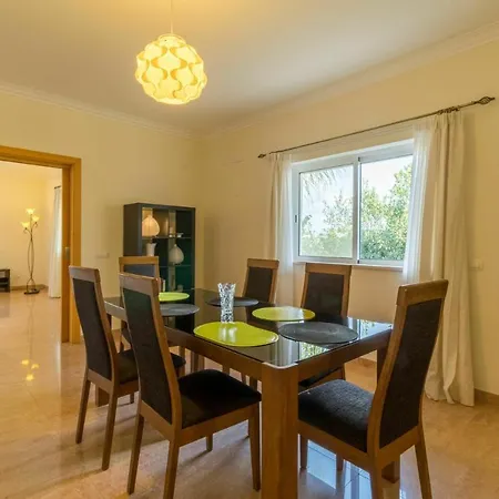 Montes De Sleeps 10 Pool Air Con Wifi Villa