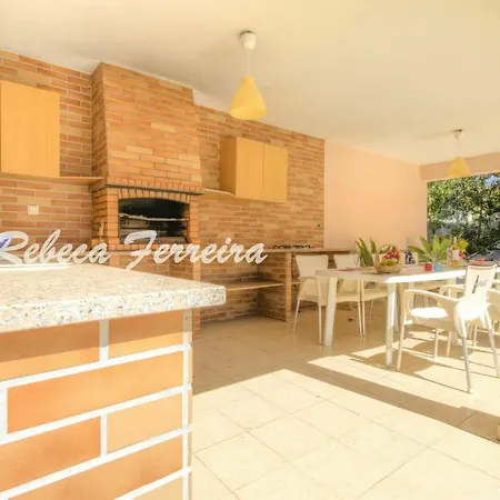 Montes De Sleeps 10 Pool Air Con Wifi וילה אלבור